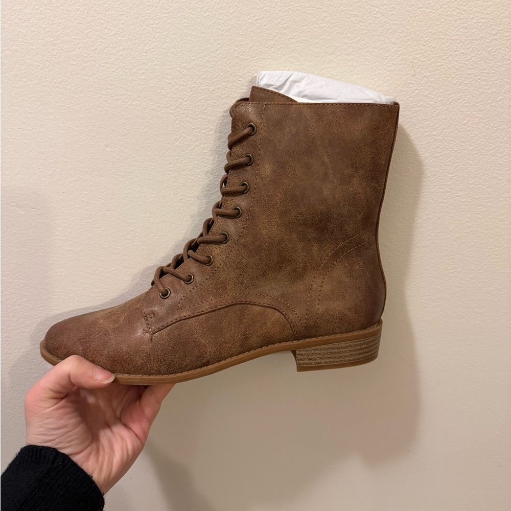 Lace up vegan leather combat boots - Picture 5 of 11